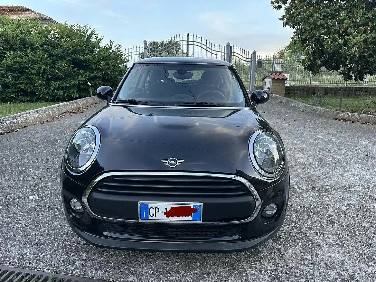 Usata Mini One D 95 CV (69 kW) 2019 Nero Utilitaria