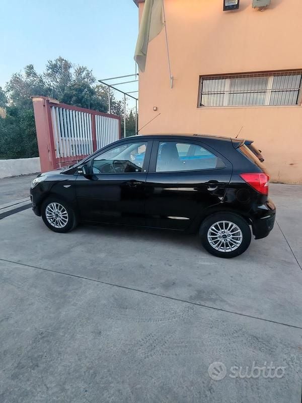 Usata Ford Ka Plus 95 CV (69 kW) 2018 Nero Utilitaria