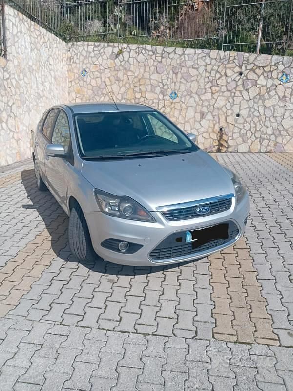 Usata Ford Focus 100 CV (73 kW) 2008 Grigio