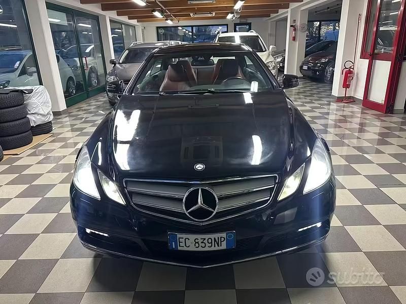 Usado Mercedes E250 Avantgarde 205 CV (150 kW) 2010 Negro Coupe