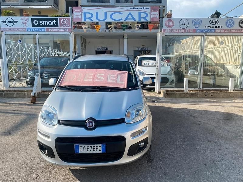 Grigio Usata 2015 Fiat Panda Lounge Tre volumi | 6999 € (Buon prezzo) - Immagine 1/4
