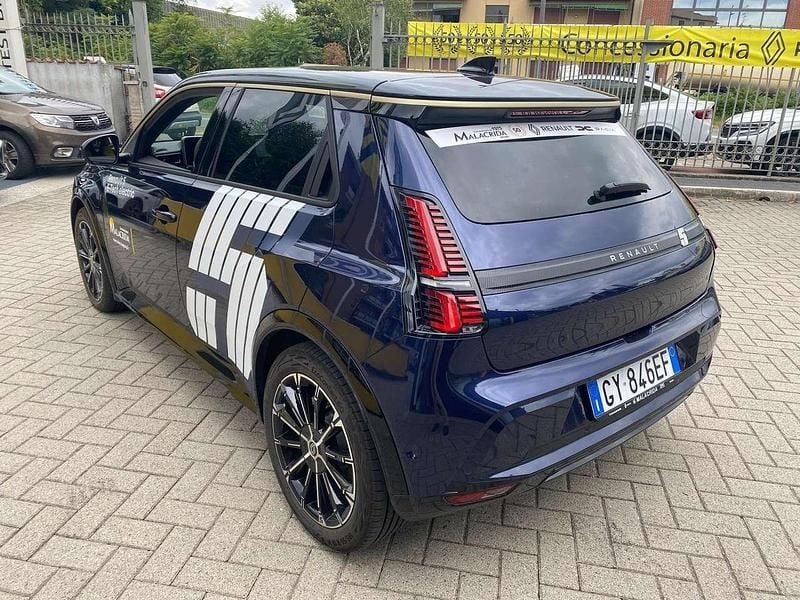 Usata Renault R5 Iconic 110 kW (150 CV) 2025 Blu notturno Utilitaria