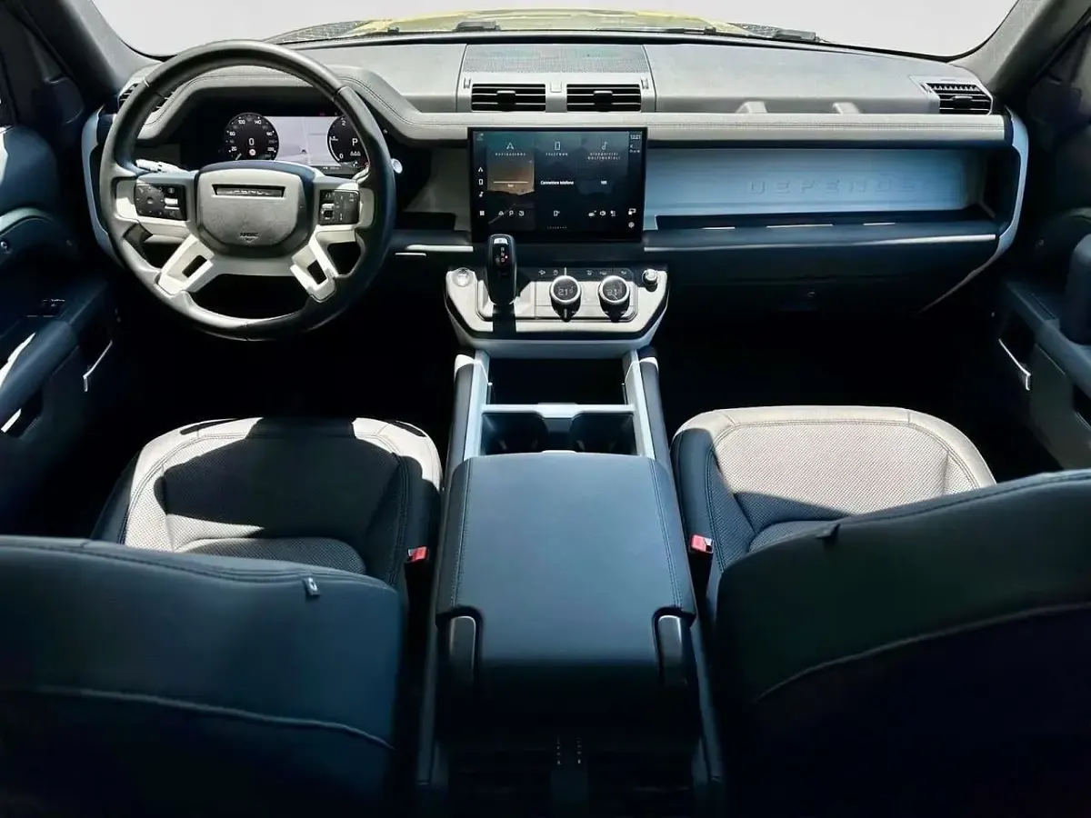Usata Land Rover Defender S 200 CV (147 kW) 2024 Other SUV