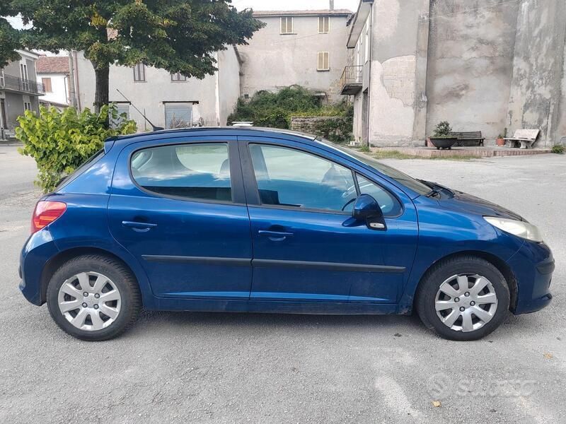 Usata Peugeot 207 2010 Blu Utilitaria