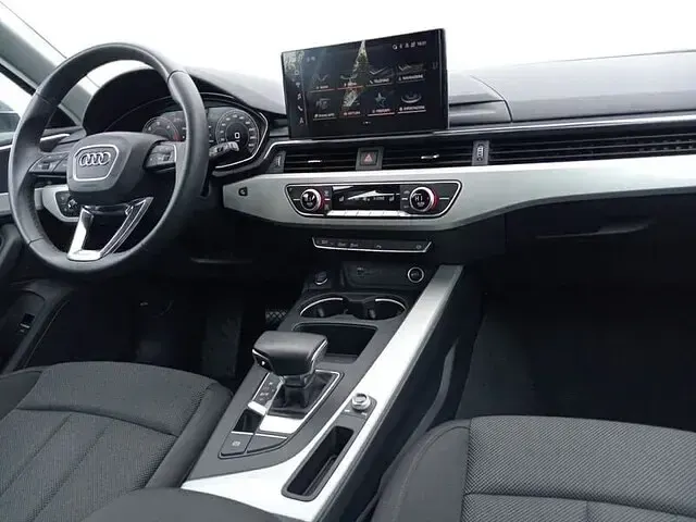 Usata Audi A4 Advanced Plus 163 CV (119 kW) 2024 Grigio manhattan metallizzato Station wagon