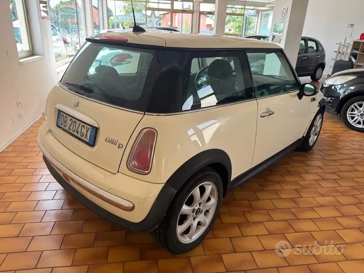 Usata Mini One D 88 CV (64 kW) 2006 Bianco Utilitaria
