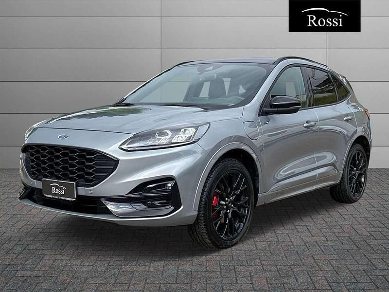 Usata Ford Kuga ST-Line 152 CV (111 kW) 2024 Grigio chiaro metallizzato SUV