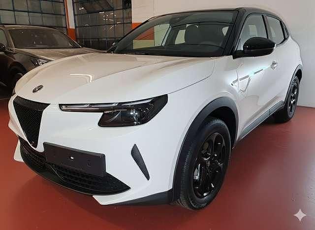 Nuova Alfa Romeo GT Junior 145 CV (106 kW) 2025 Bianco con tetto nero Berlina