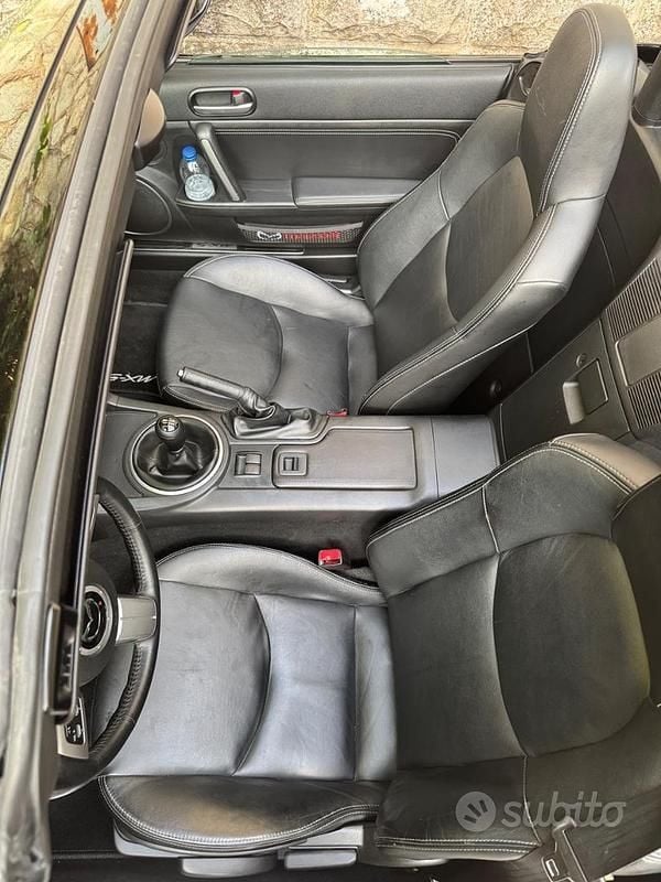 Usata Mazda MX5 126 CV (92 kW) 2011 Nero Cabrio