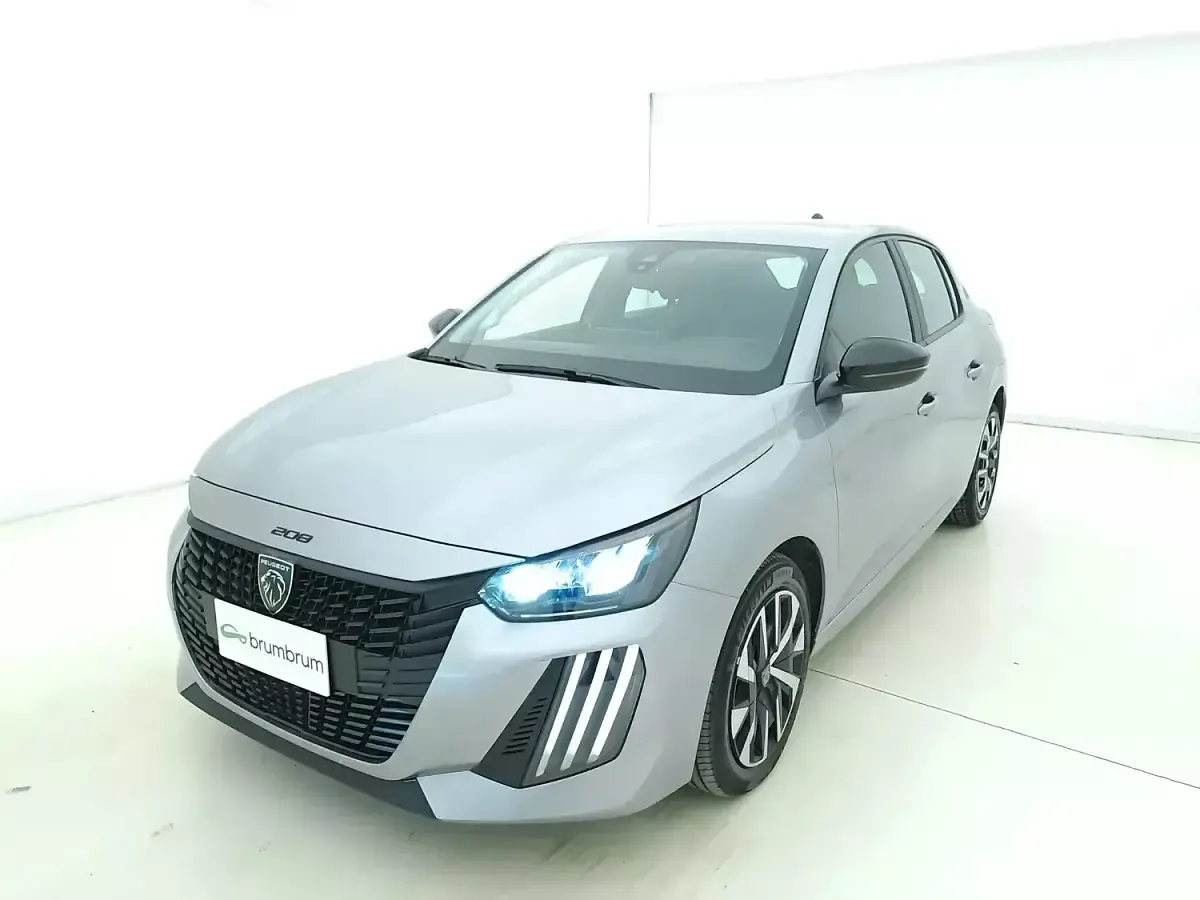 Usata Peugeot 208 Active+ 101 CV (74 kW) 2024 Grigiogrigio Utilitaria