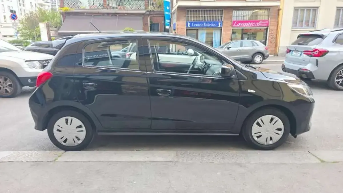 Usata Mitsubishi Space Star 71 CV (52 kW) 2021 Nero Utilitaria
