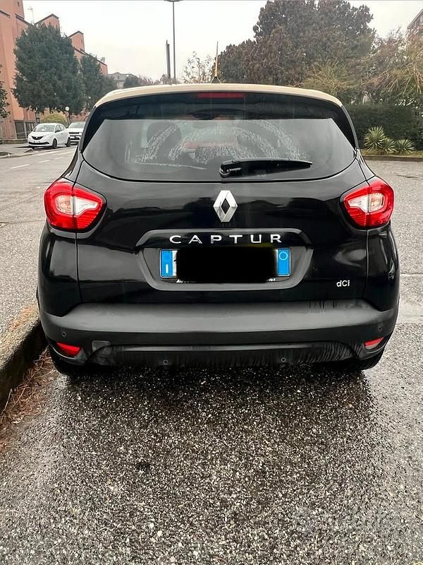 Usata Renault Captur 90 CV (66 kW) 2014 Nero SUV