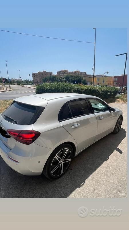 Usata Mercedes A180 Advanced 109 CV (80 kW) 2023 Grigio Utilitaria