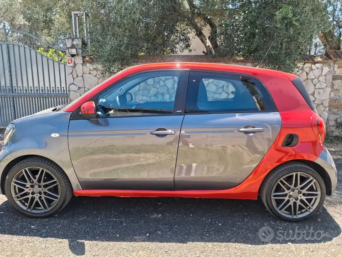 Usata Smart ForFour 90 CV (66 kW) 2018 Grigio Utilitaria