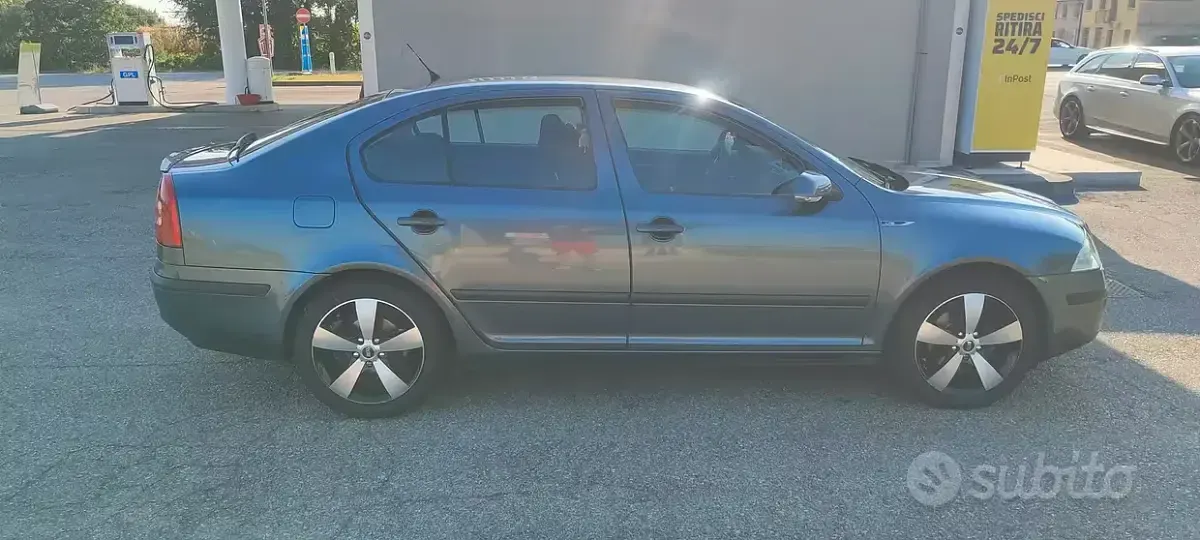 Usata Skoda Octavia Elegance 140 CV (102 kW) 2006 Grigio Berlina