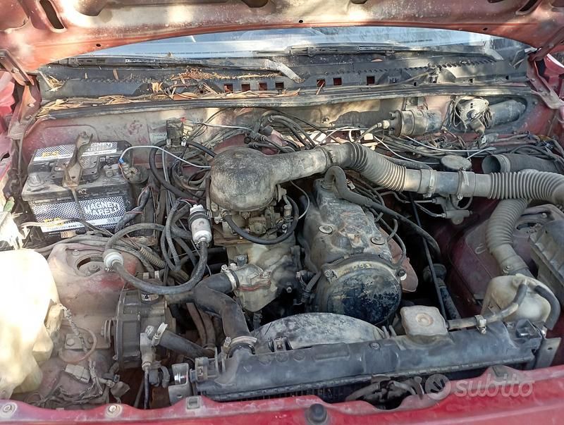 Second-hand Suzuki Vitara 75 CP (55 kW) 1989 Roșu SUV