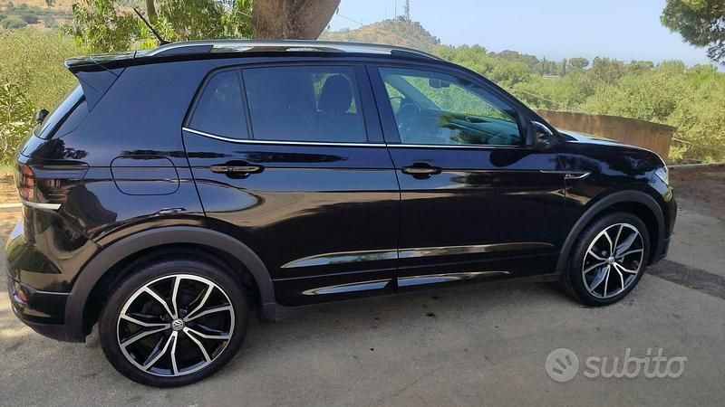 Nero Usata 2019 VW T-Cross R-line SUV | 17.000 € (Buon prezzo) - Immagine 1/2