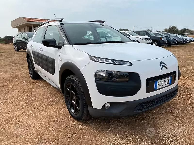 Usata Citroën C4 Shine 100 CV (73 kW) 2016 Bianco SUV