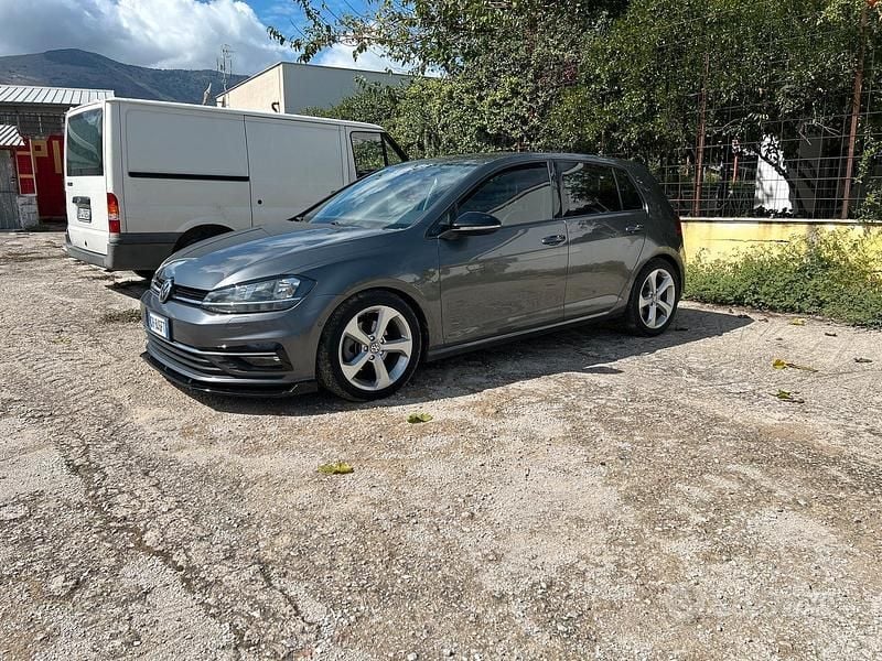 Occasion VW Golf VIII 115 ch (84 kW) 2022 Gris Berline