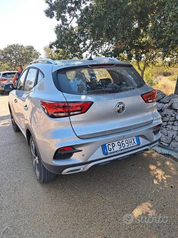 Usata MG ZS 106 CV (77 kW) 2023 Grigio Berlina