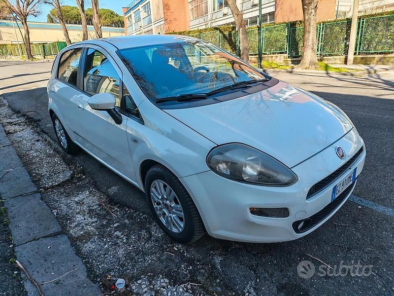 Usata Fiat Punto 75 CV (55 kW) 2015 Bianco Utilitaria
