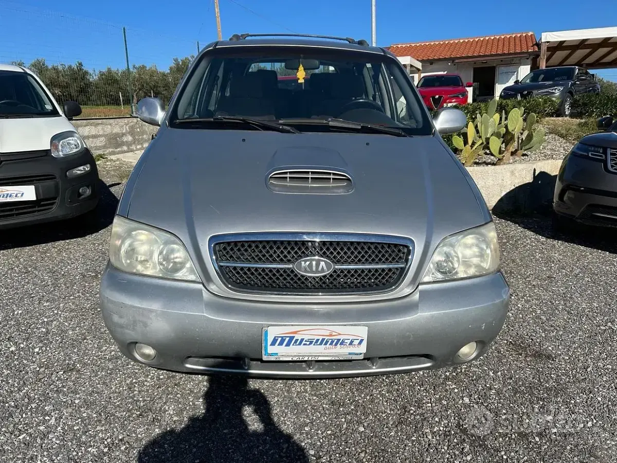 Usata Kia Carnival Family 145 CV (106 kW) 2006 Grigio Monovolume
