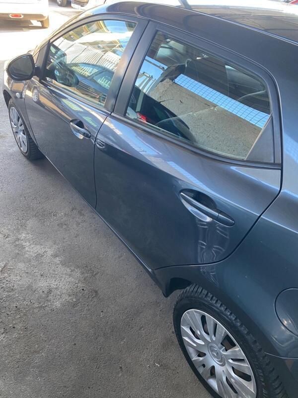 Usata Mazda 2 74 CV (54 kW) 2009 Grigio Berlina