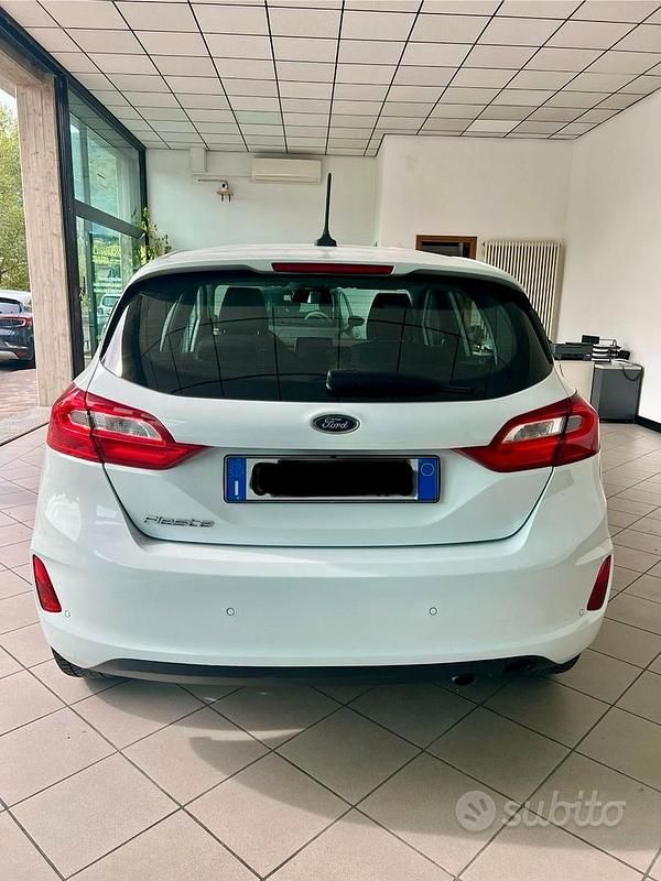 Usata Ford Fiesta Titanium 85 CV (62 kW) 2020 Bianco Berlina