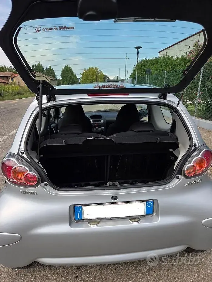 Usata Toyota Aygo 68 CV (50 kW) 2010 Grigio Utilitaria