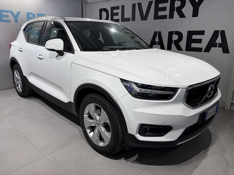 Usata Volvo XC40 Momentum 190 CV (139 kW) 2018 Bianco SUV