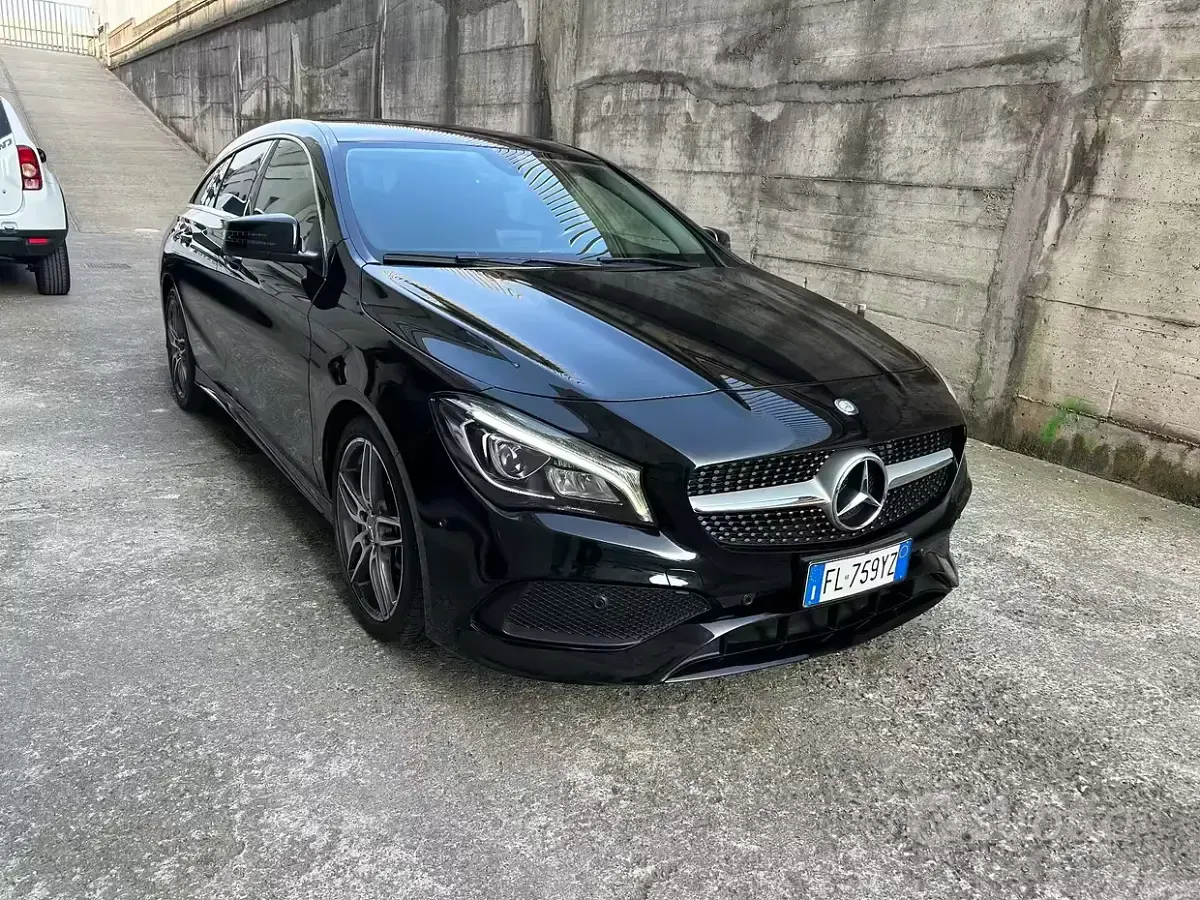 Käytetty Mercedes CLA220 Premium 177 HP (130 kW) 2017 Musta Sedan