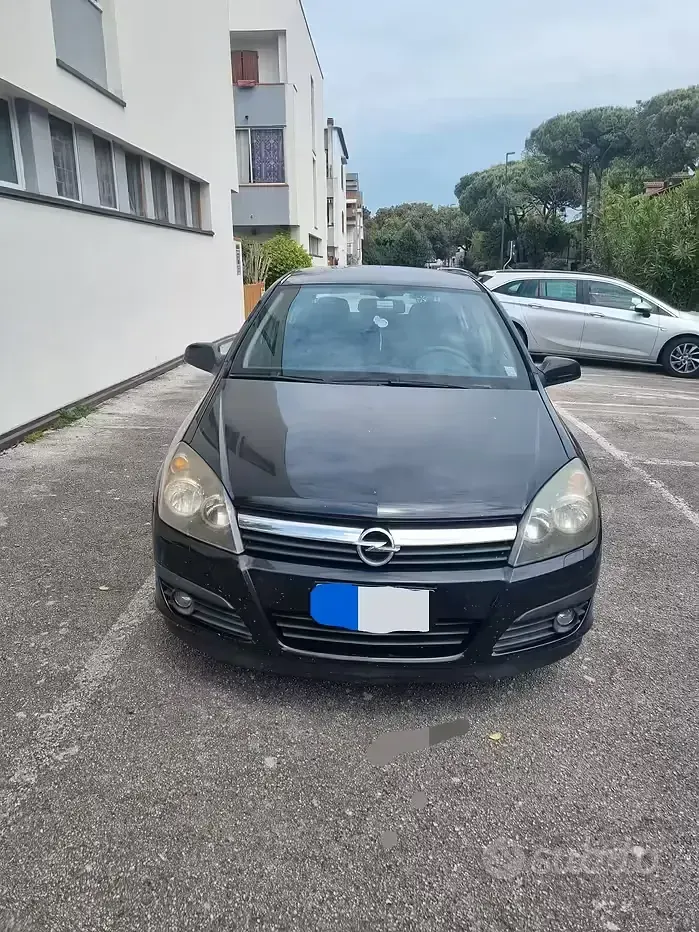 Usata Opel Astra 150 CV (110 kW) 2006 Nero Berlina