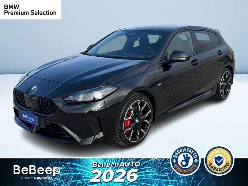 Nero metallizzato Usata 2024 BMW 118 Comfort Edition Due volumi | 33.800 € (Buon prezzo) - Immagine 1/3