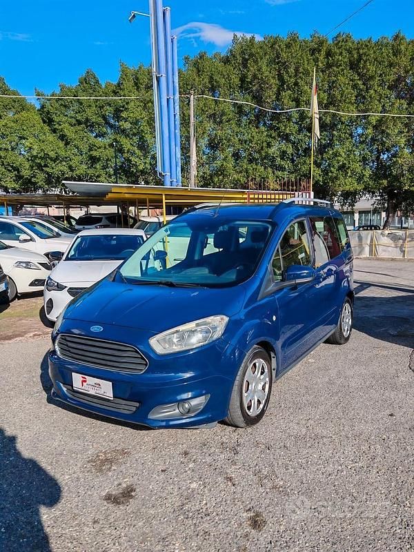 Usata Ford Tourneo Courier 75 CV (55 kW) 2015 Blu Monovolume