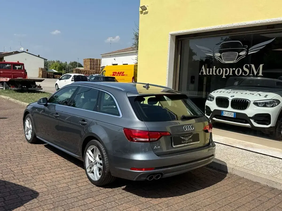 Usata Audi A4 S-Line 190 CV (139 kW) 2018 Grigio Station wagon