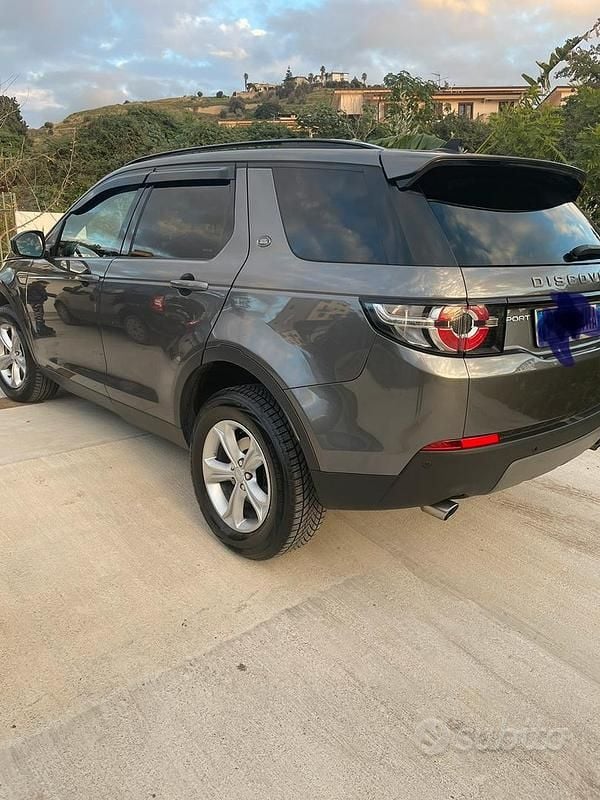 Usata Land Rover Discovery Sport 180 CV (132 kW) 2016 Grigio SUV