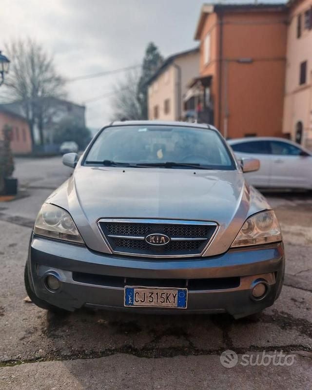 Usata Kia Sorento 140 CV (102 kW) 2003 Grigio SUV