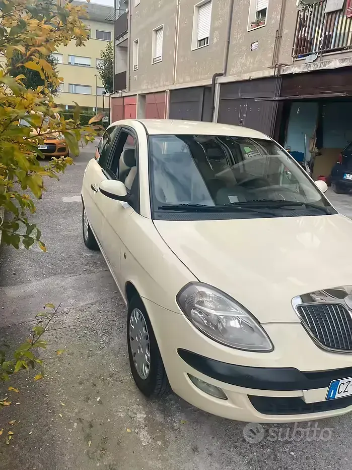 Usata Lancia Ypsilon 60 CV (44 kW) 2006 Utilitaria