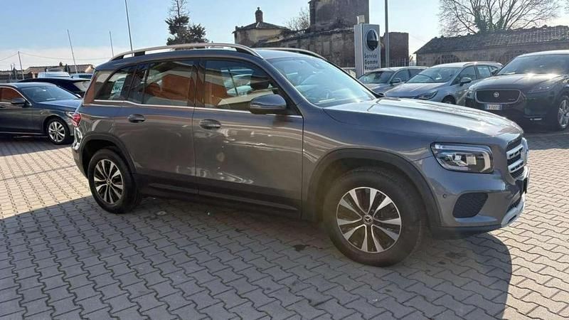 Usata Mercedes GLB180 Business 116 CV (85 kW) 2022 Grigio scuro SUV