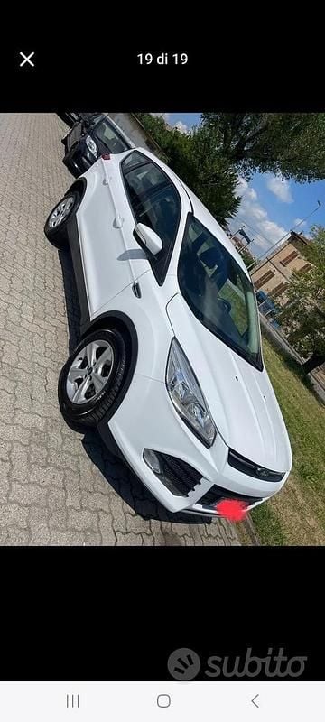 Usata Ford Kuga 120 CV (88 kW) 2016 Bianco SUV