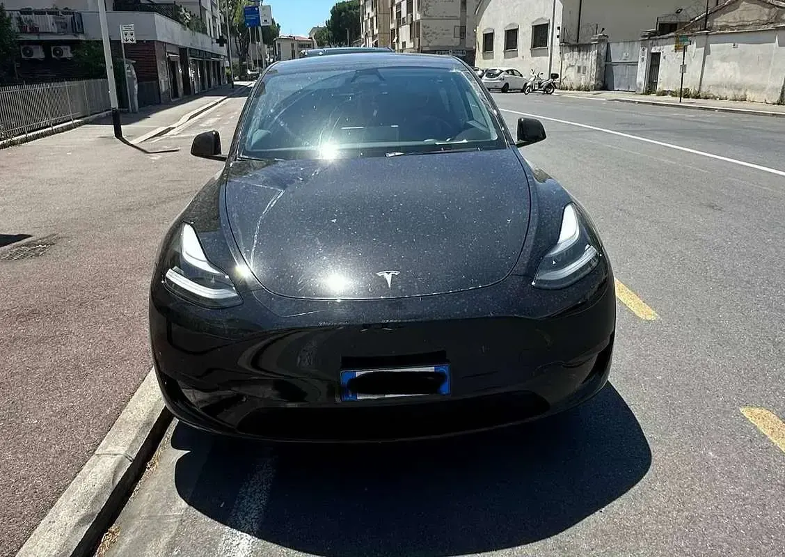 Usata Tesla Model Y RWD 114 kW (155 CV) 2024 Nero SUV
