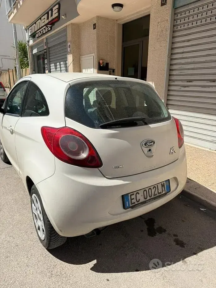 Usata Ford Ka 75 CV (55 kW) 2012 Bianco Utilitaria
