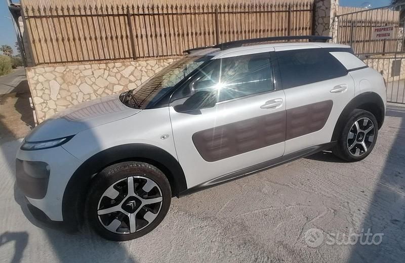 Usata 2014 Citroën C4 Cactus Due volumi | 8000 € (Cara) - Immagine 1/4