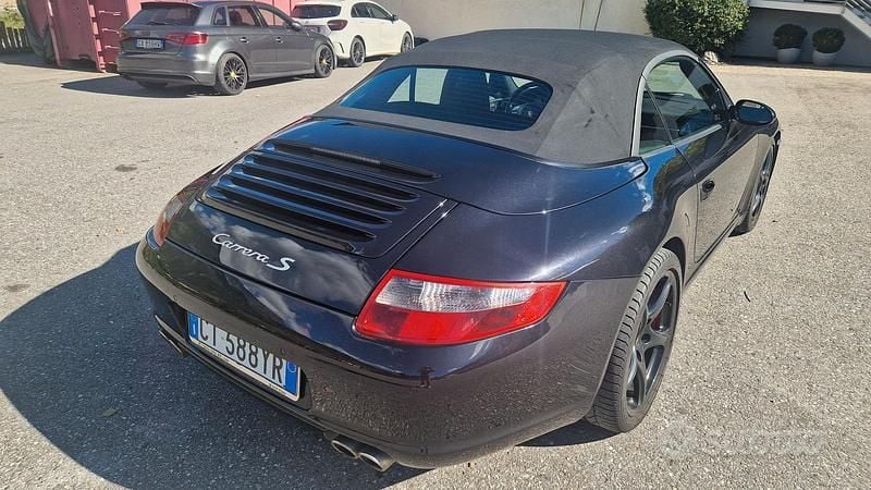 Usata Porsche 997 325 CV (239 kW) 2005 Nero Cabrio