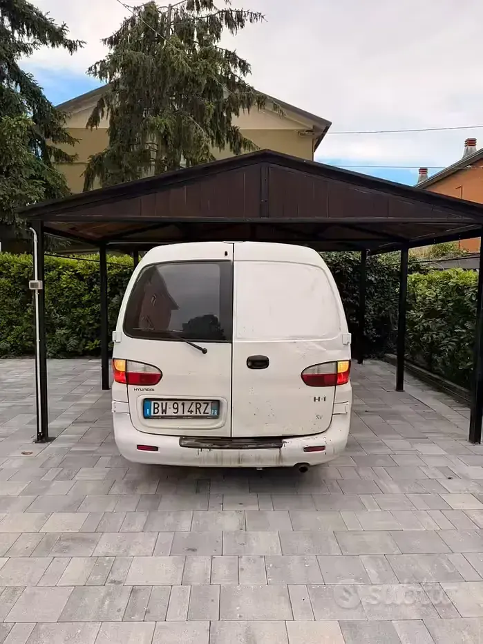 Usata Hyundai H-1 101 CV (74 kW) 2001 Bianco Monovolume
