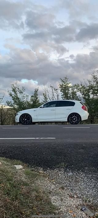 Usata BMW 120 M Sport 177 CV (130 kW) 2007 Bianco Utilitaria