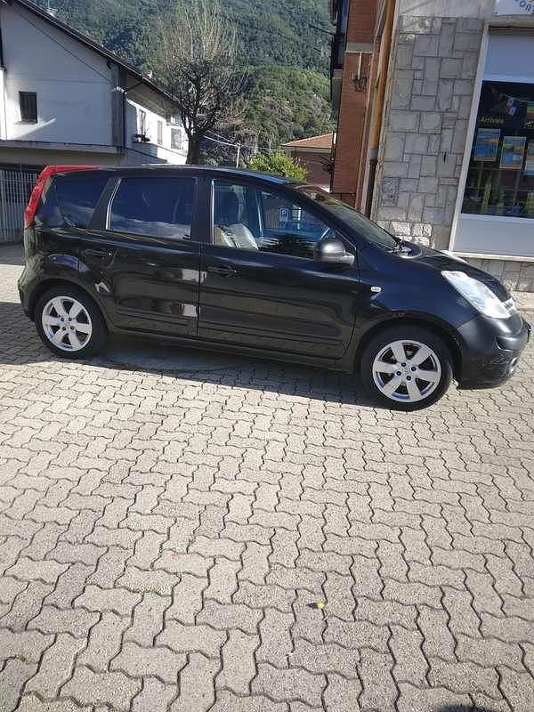 Usata Nissan Note Tekna 86 CV (63 kW) 2007 Nero Utilitaria