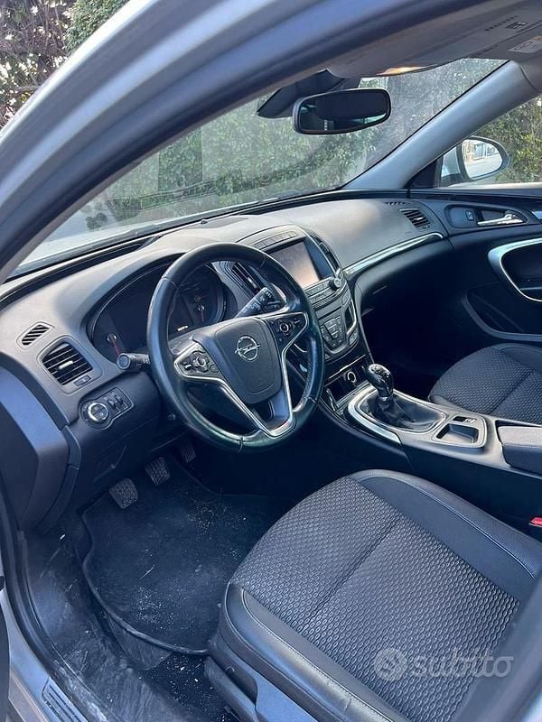 Usata Opel Insignia 220 CV (161 kW) 2015 Grigio Station wagon