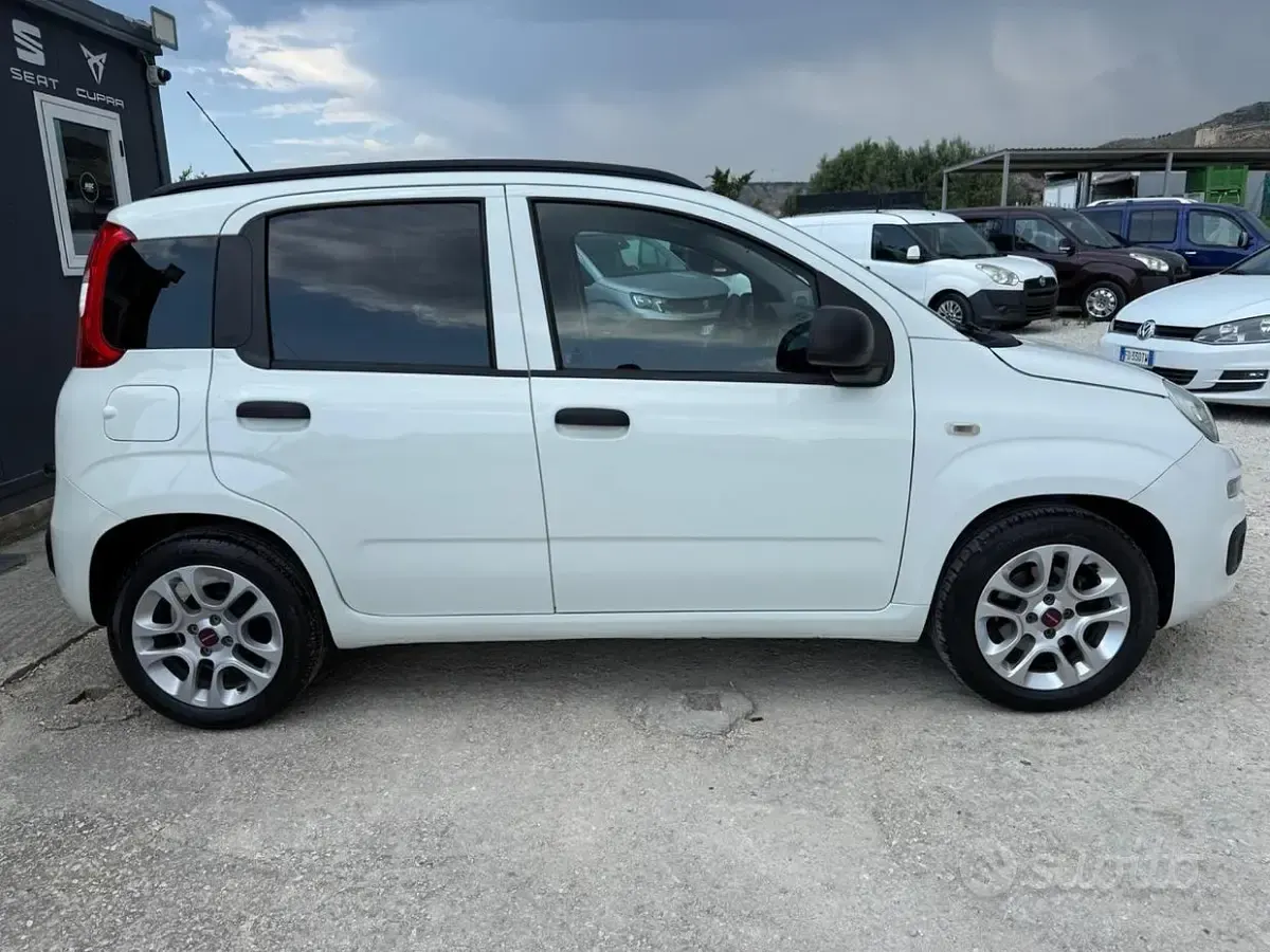 Usata Fiat Panda Lounge 80 CV (58 kW) 2018 Bianco Utilitaria