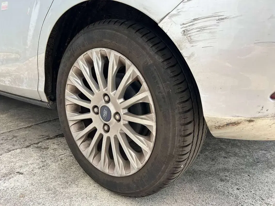 Usata Ford B-MAX Titanium 105 CV (77 kW) 2013 Argento Monovolume